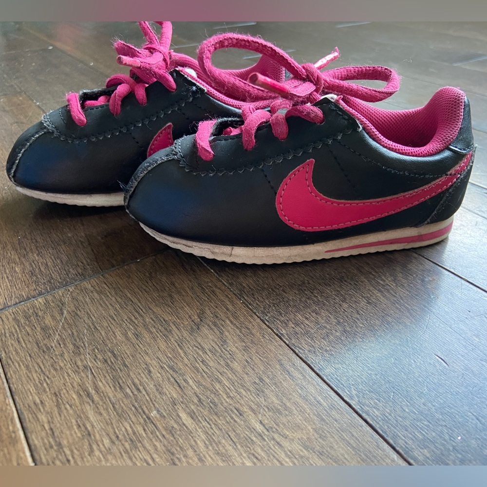 Nike Cortez black and pink